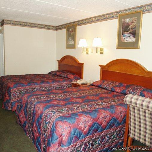 Days Inn By Wyndham Knoxville North Powell Room photo