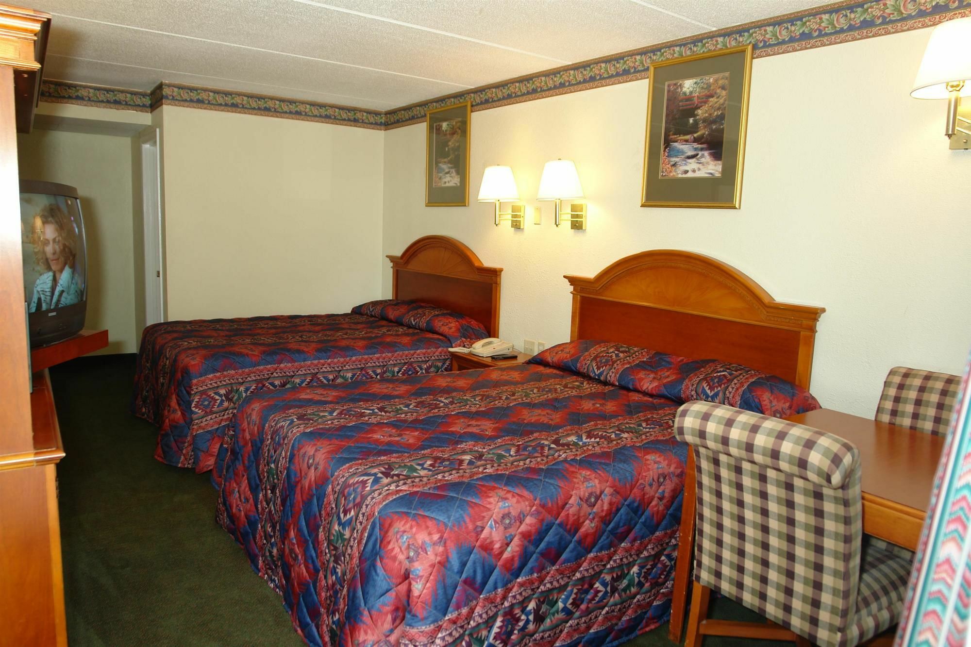 Days Inn By Wyndham Knoxville North Powell Exterior photo